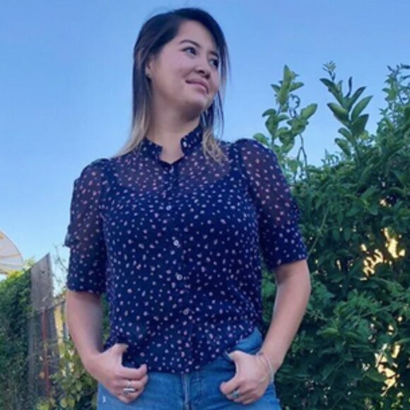 80s Flirty flower button up blouse - Picture 1 of 3